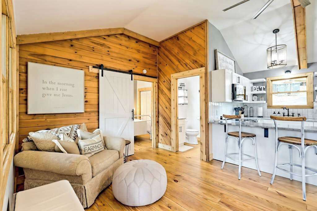 Photo of Livingroom in Blairsville