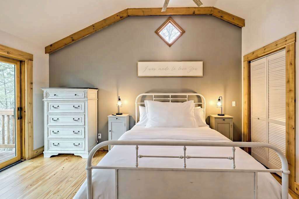 Photo of Bedroom in Blairsville