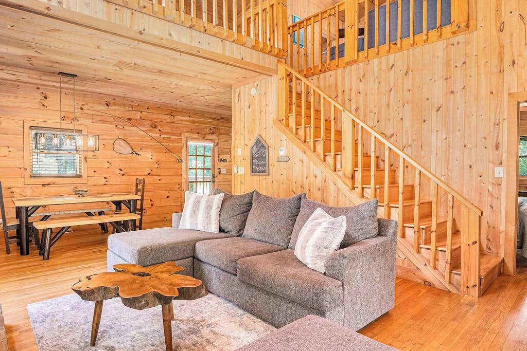 Photo of Livingroom in Lakemont