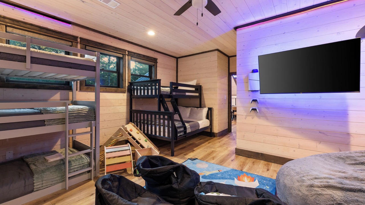 Photo of Bedroom in Hochatown