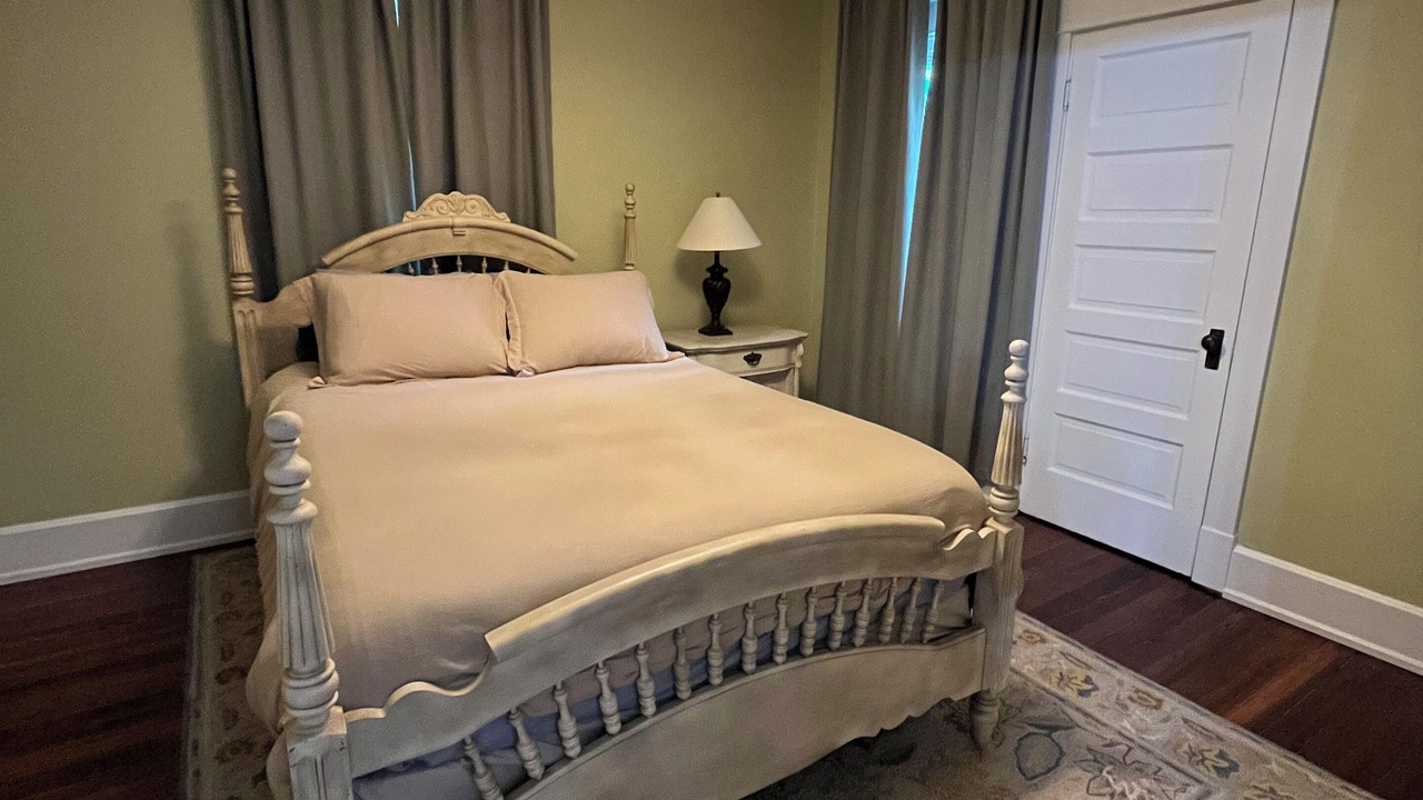 Photo of Bedroom in Niles