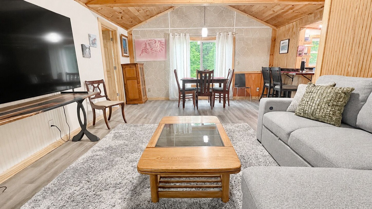Photo of Livingroom in Weeks Mills
