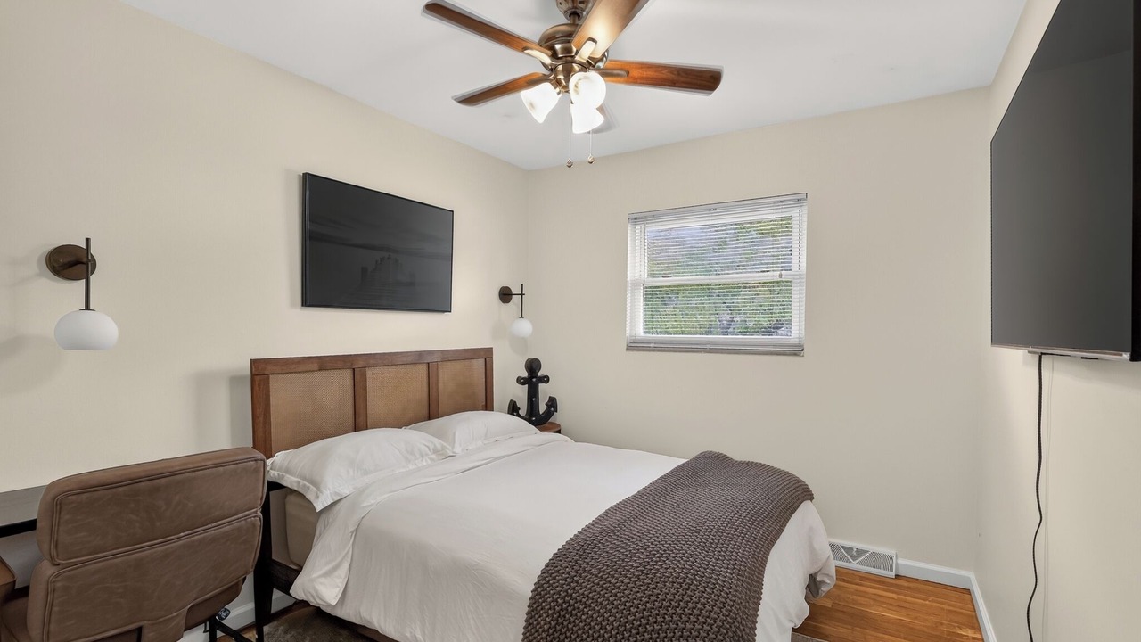 Photo of Bedroom in Grove City