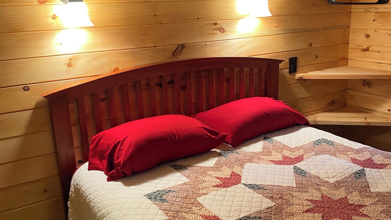 Photo of Bedroom in Durhamville