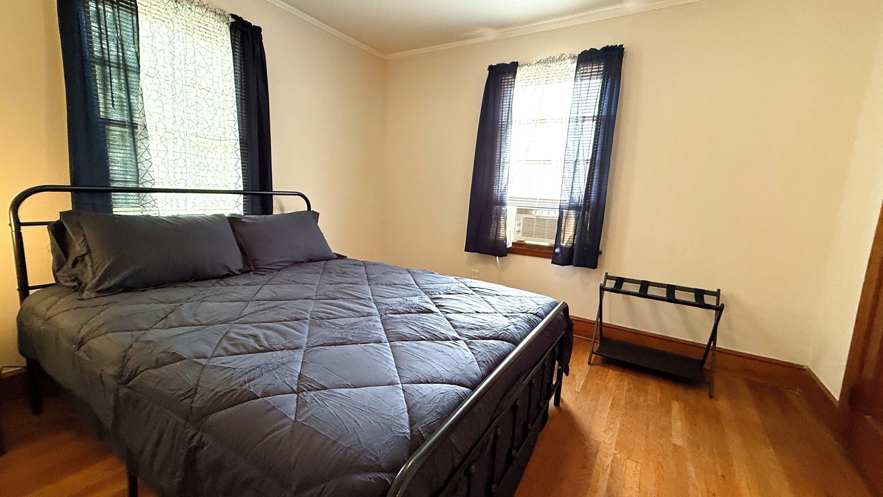 Photo of Bedroom in Southern Shops