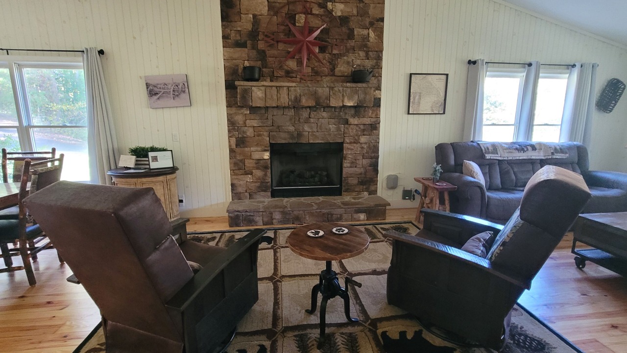 Photo of Livingroom in Hiawassee