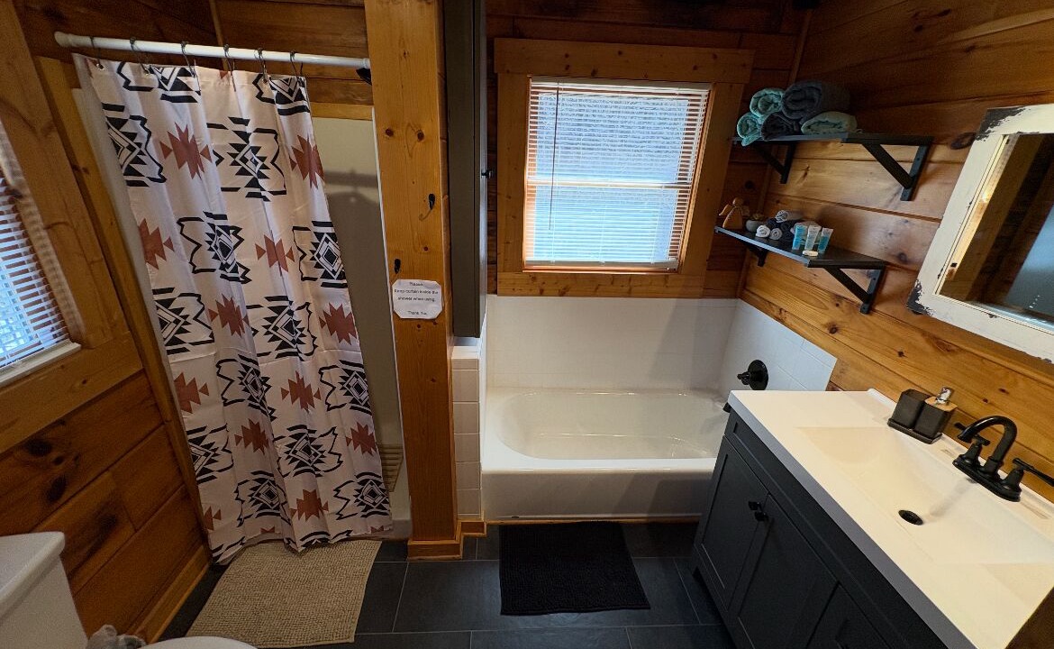 Photo of Bathroom in Tate