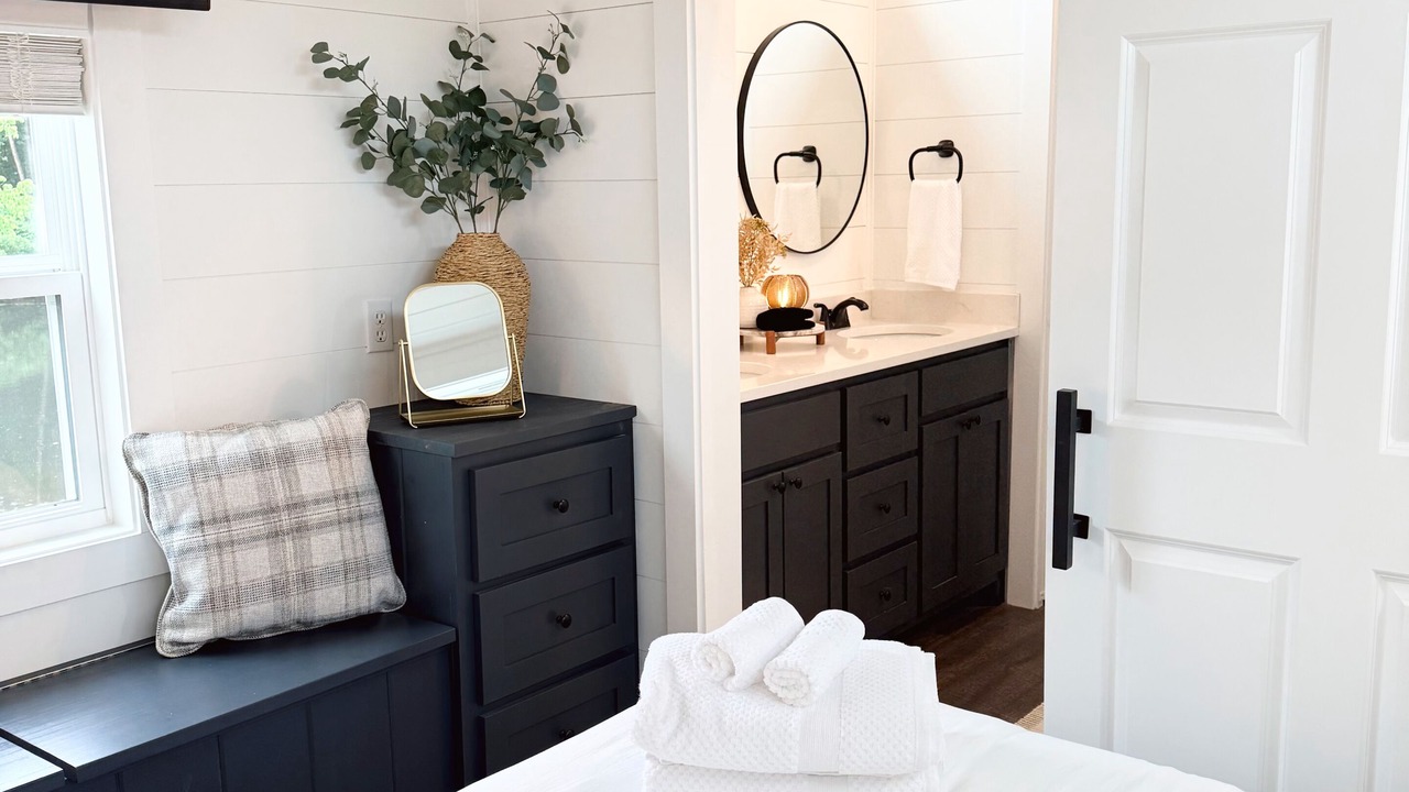 Photo of Bedroom in Marble