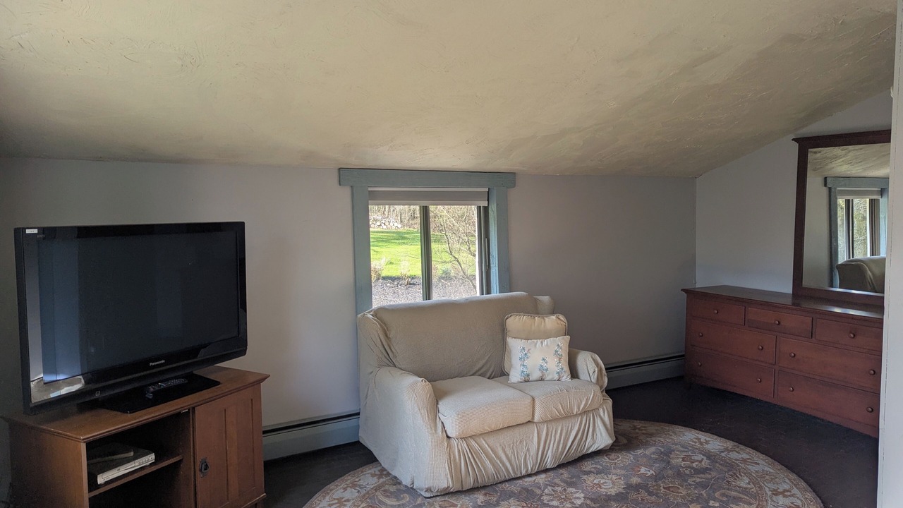 Photo of Livingroom in Hammondsport
