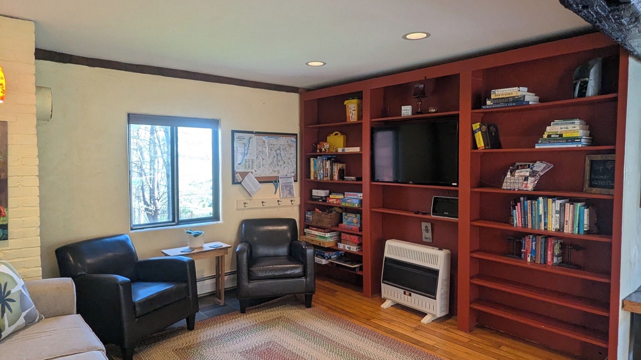 Photo of Livingroom in Hammondsport