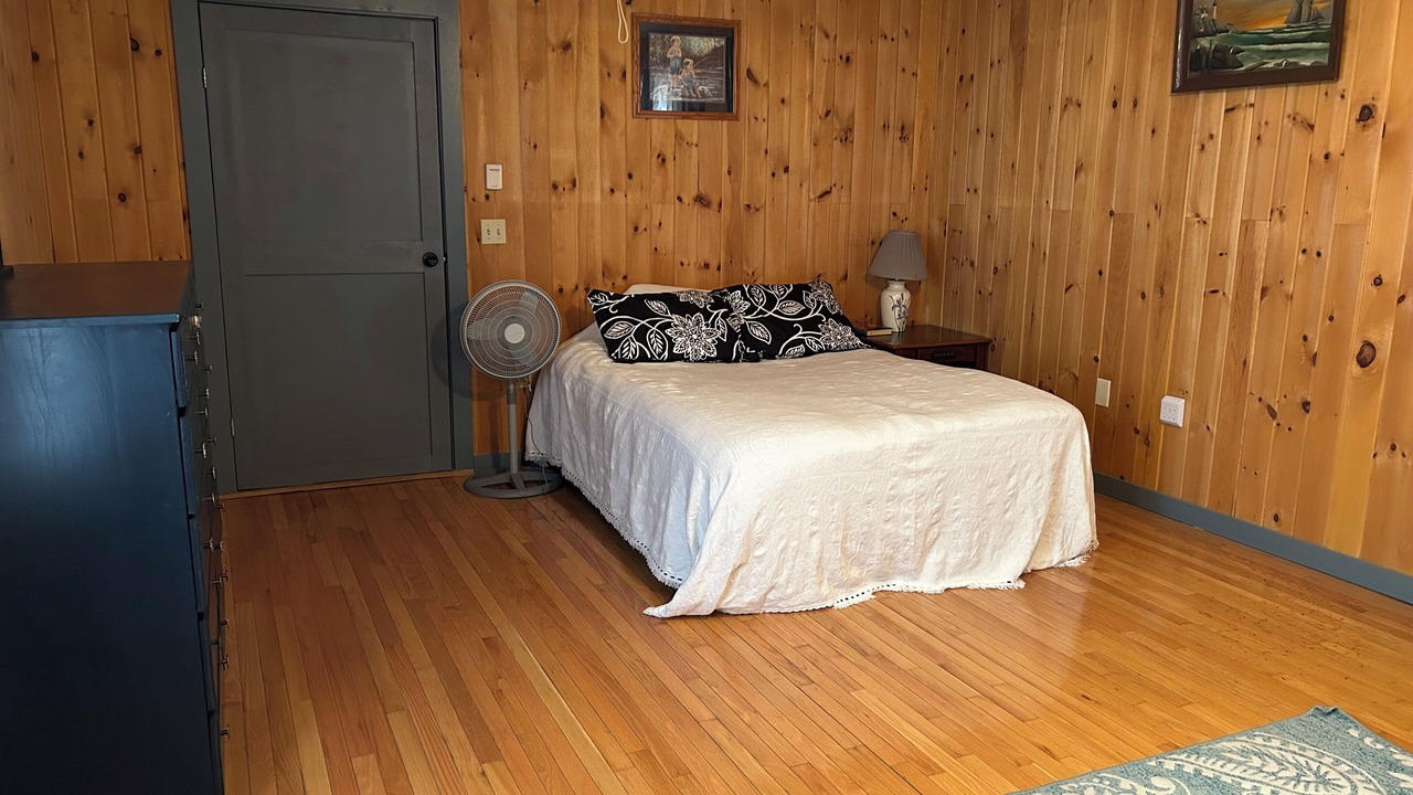 Photo of Bedroom in Brooksville