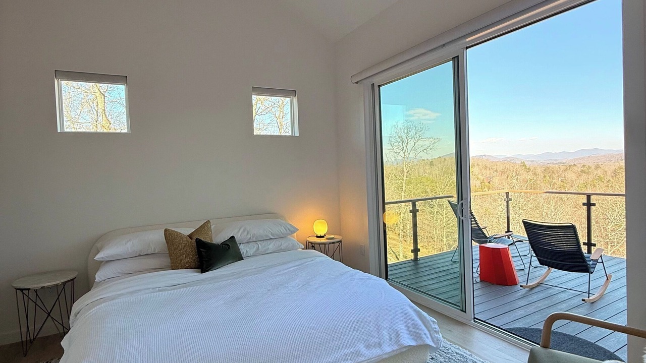 Photo of Bedroom in Young Harris