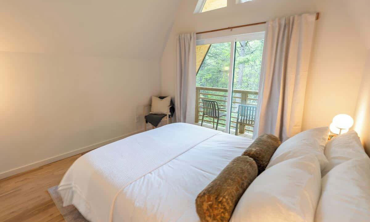 Photo of Bedroom in Young Harris