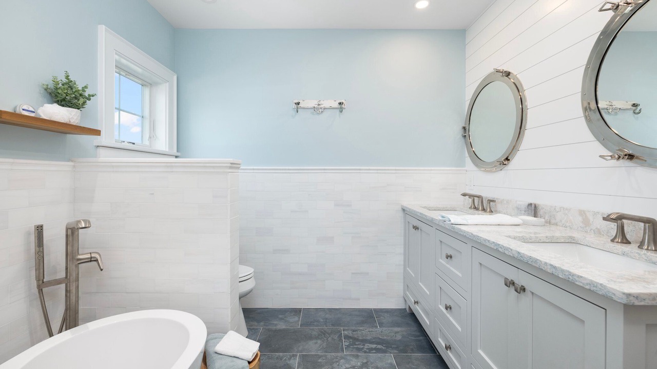 Photo of Bathroom in Narragansett Pier