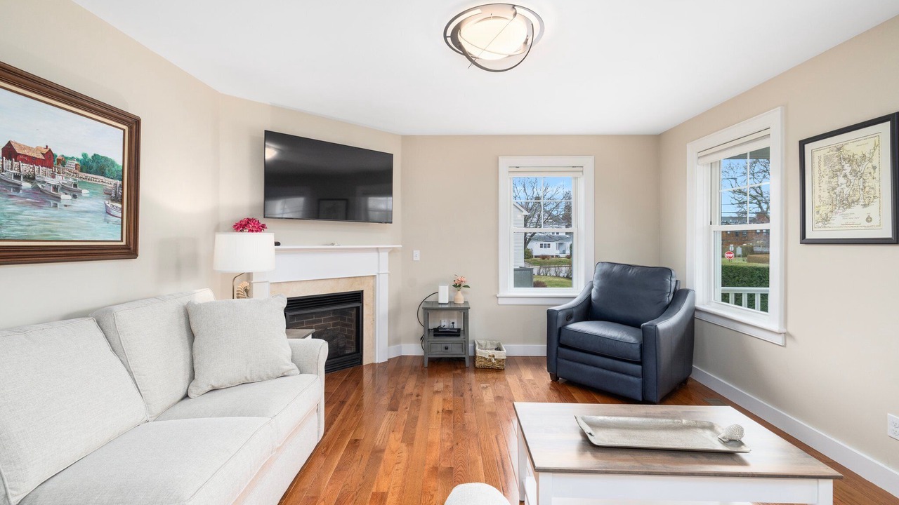 Photo of Livingroom in Narragansett Pier