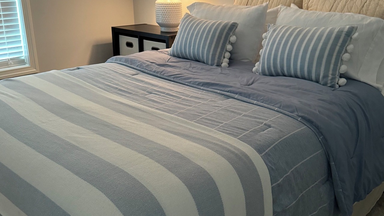 Photo of Bedroom in Niles