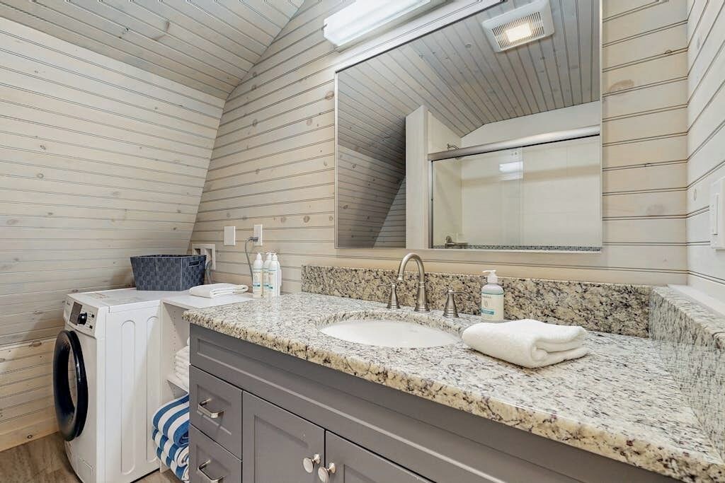 Photo of Bathroom in Oakland