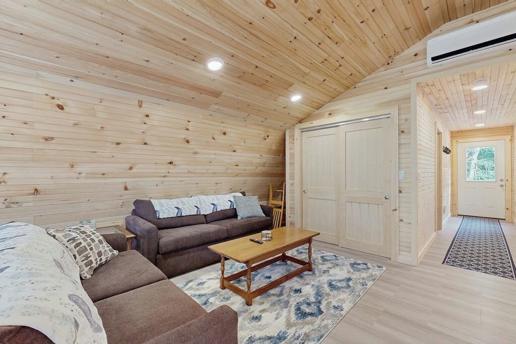 Photo of Livingroom in Oakland