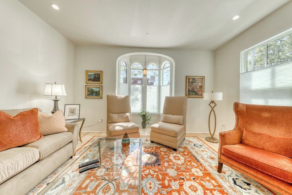 Photo of Livingroom in East Bayside