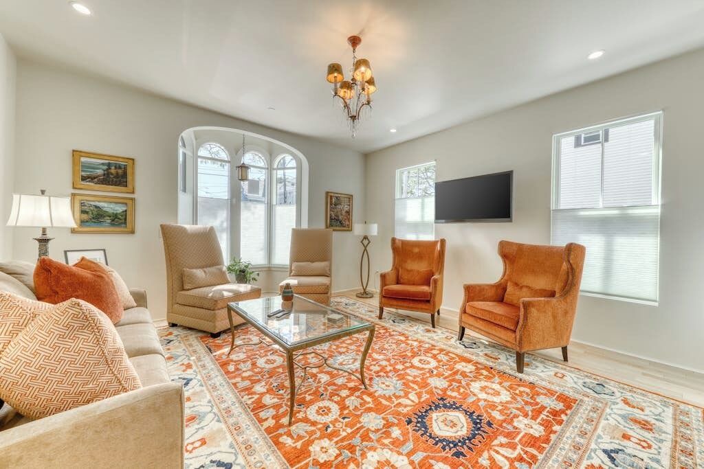 Photo of Livingroom in East Bayside