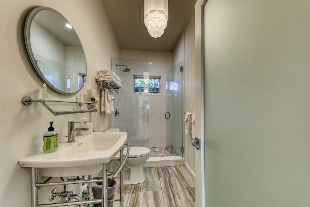 Photo of Bathroom in East Bayside