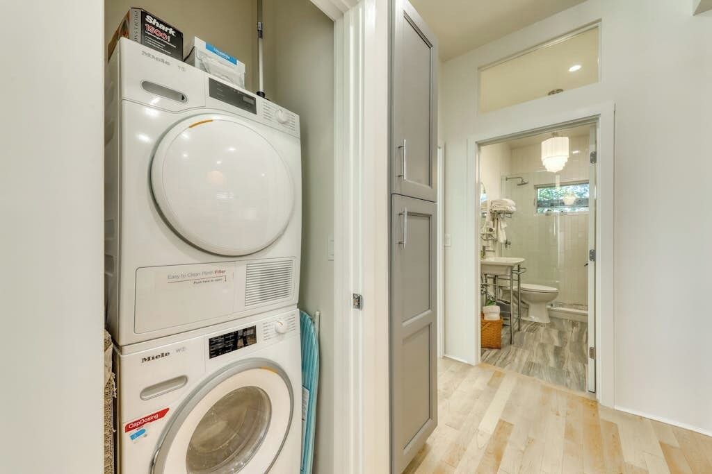 Photo of Bathroom in East Bayside