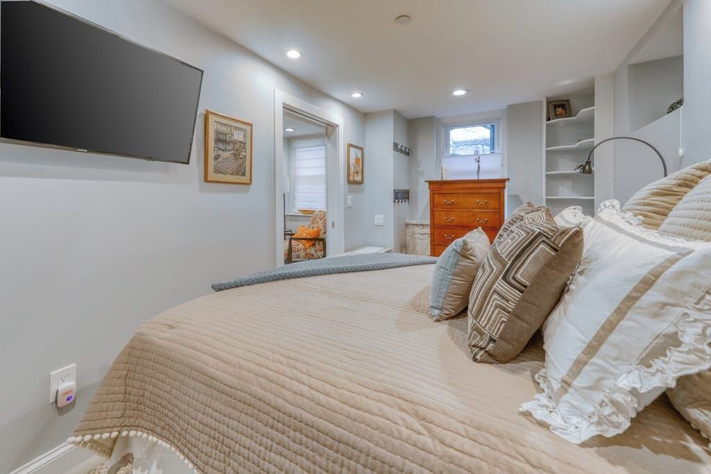Photo of Bedroom in East Bayside