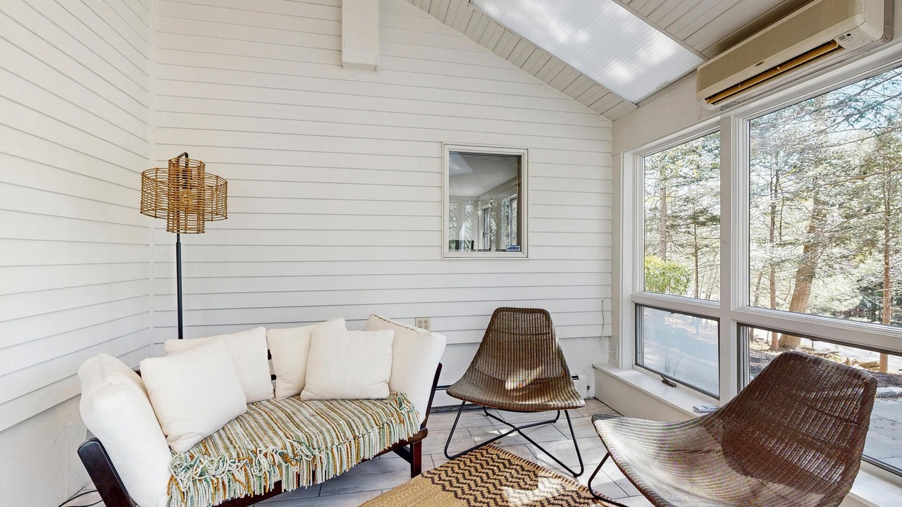 Photo of Livingroom in Cumberland Foreside