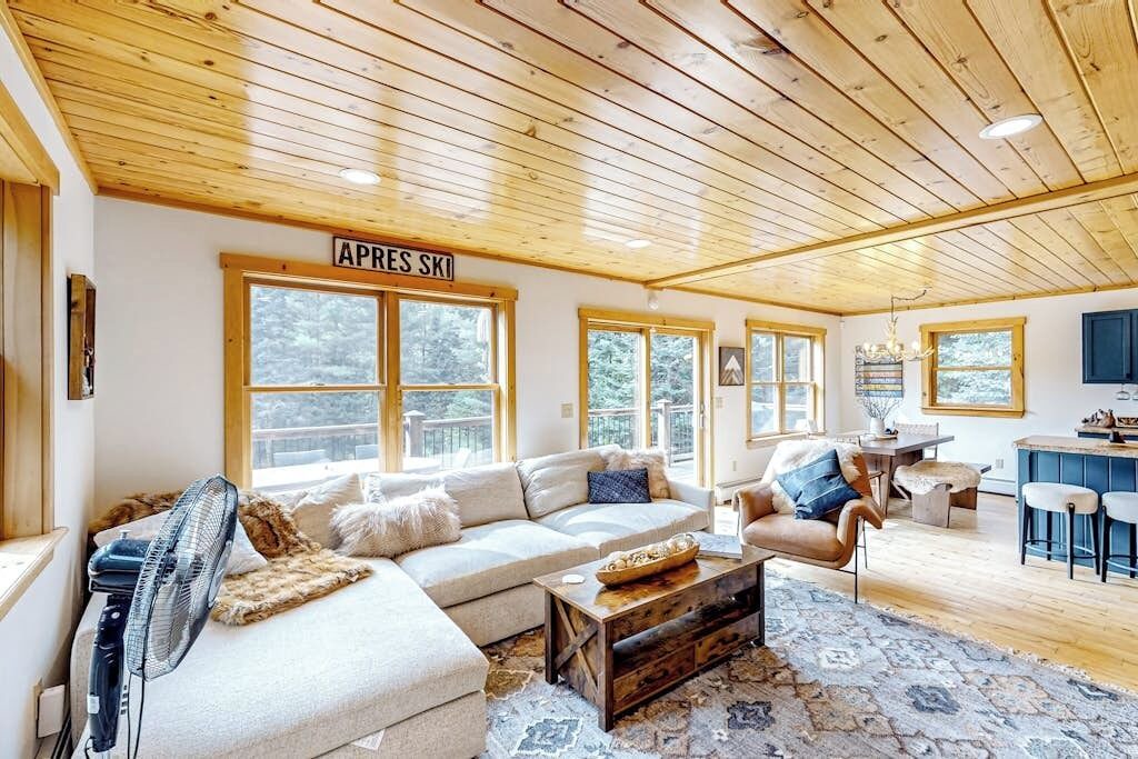 Photo of Livingroom in Rumford Center
