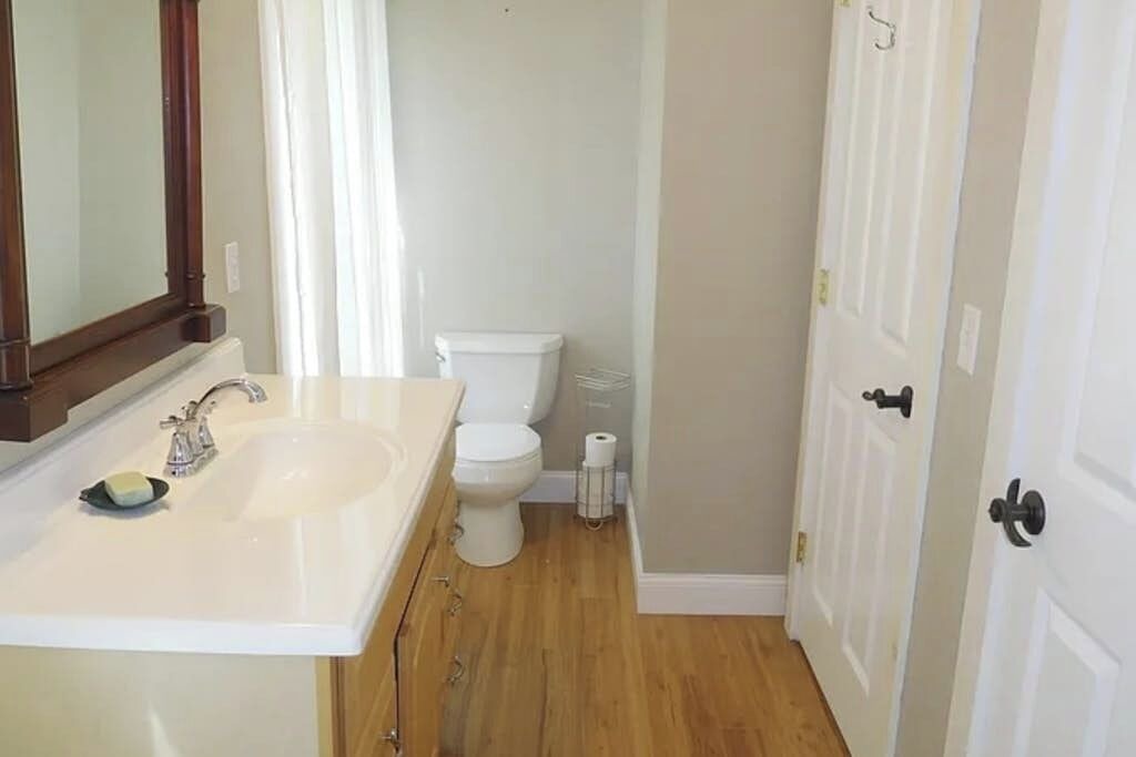 Photo of Bathroom in Gardiner