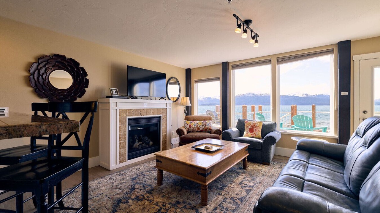Photo of Livingroom in Homer