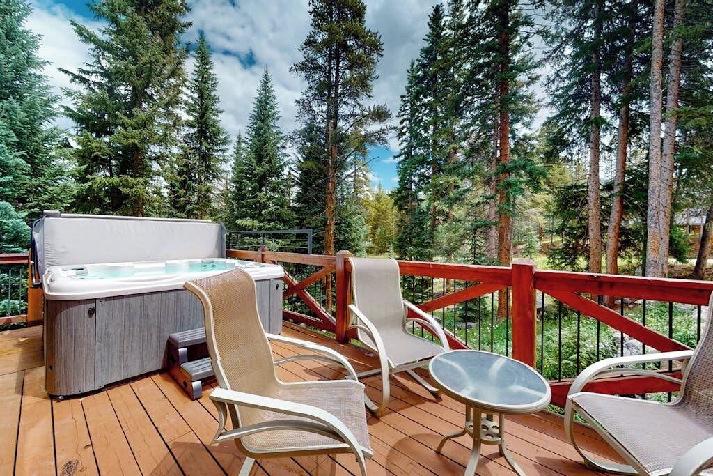 Photo of Outdoor in Crown