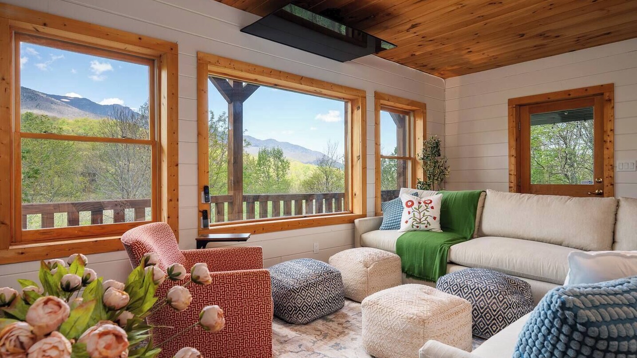 Photo of Livingroom in Burnsville