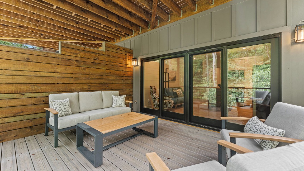 Photo of Livingroom in Highlands Hills