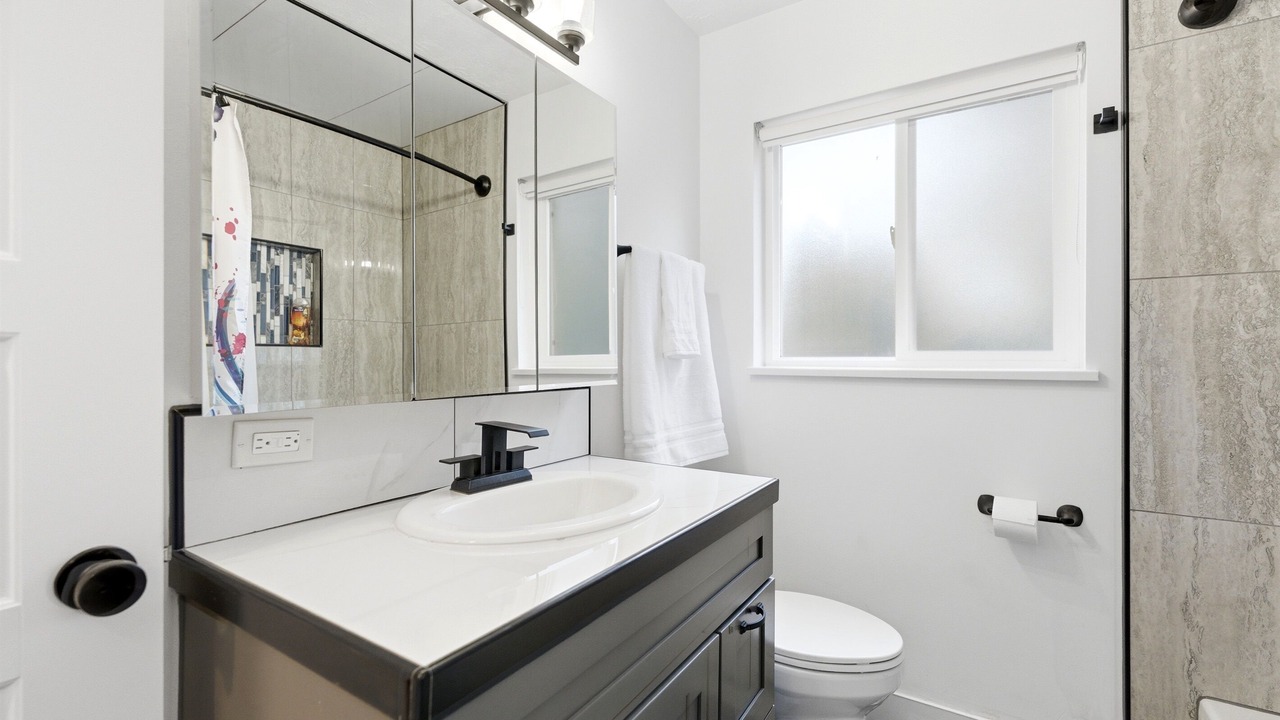 Photo of Bathroom in Sandy