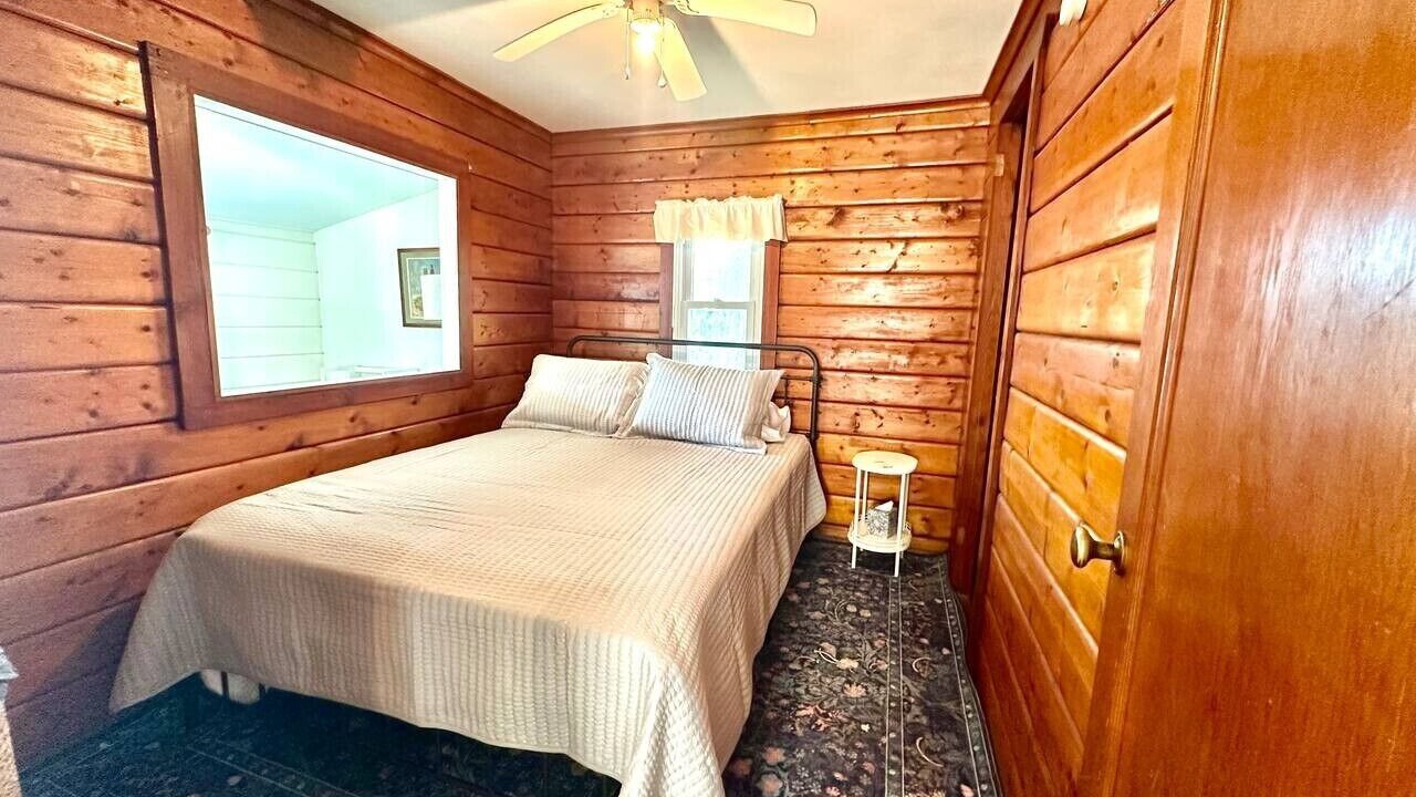 Photo of Bedroom in Conesus