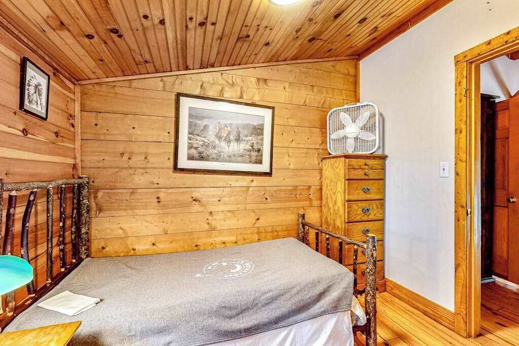Photo of Bedroom in Black Mountain