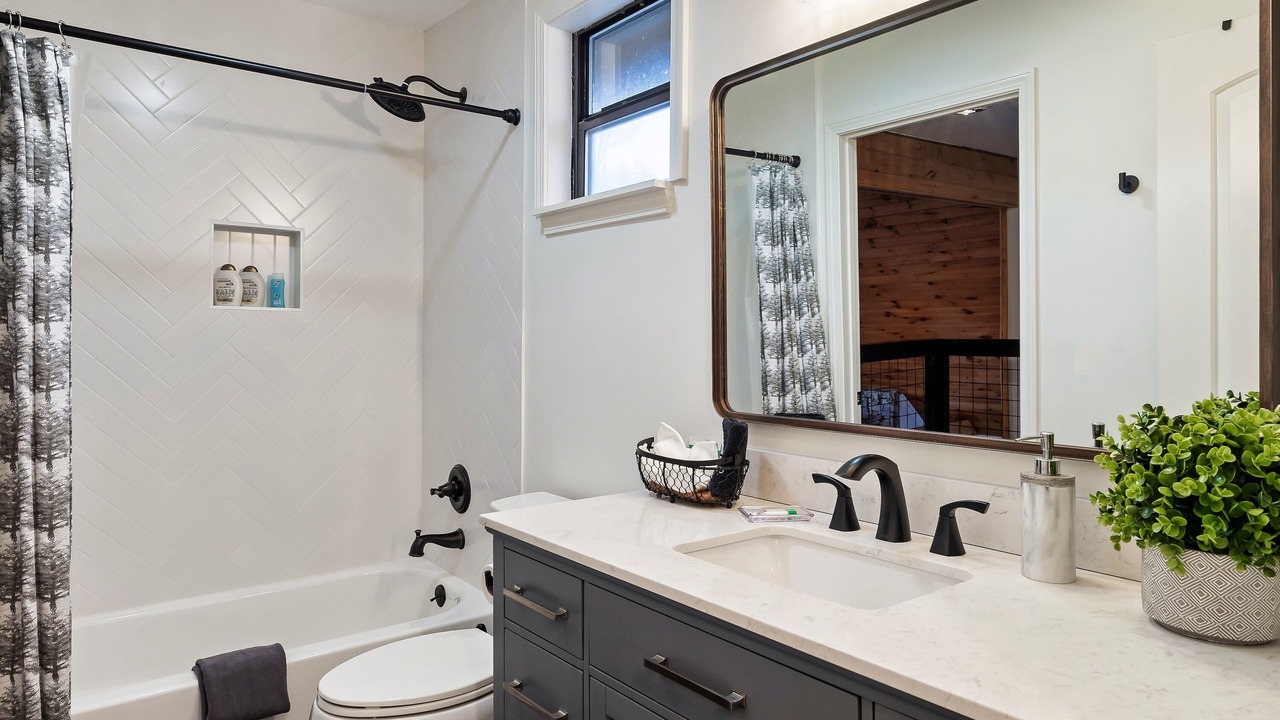 Photo of Bathroom in Gatlinburg - Pigeon Forge