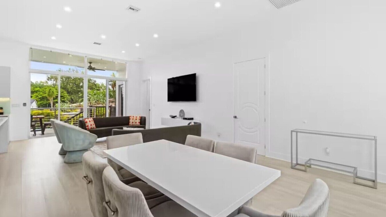 Photo of Livingroom in Edgewood