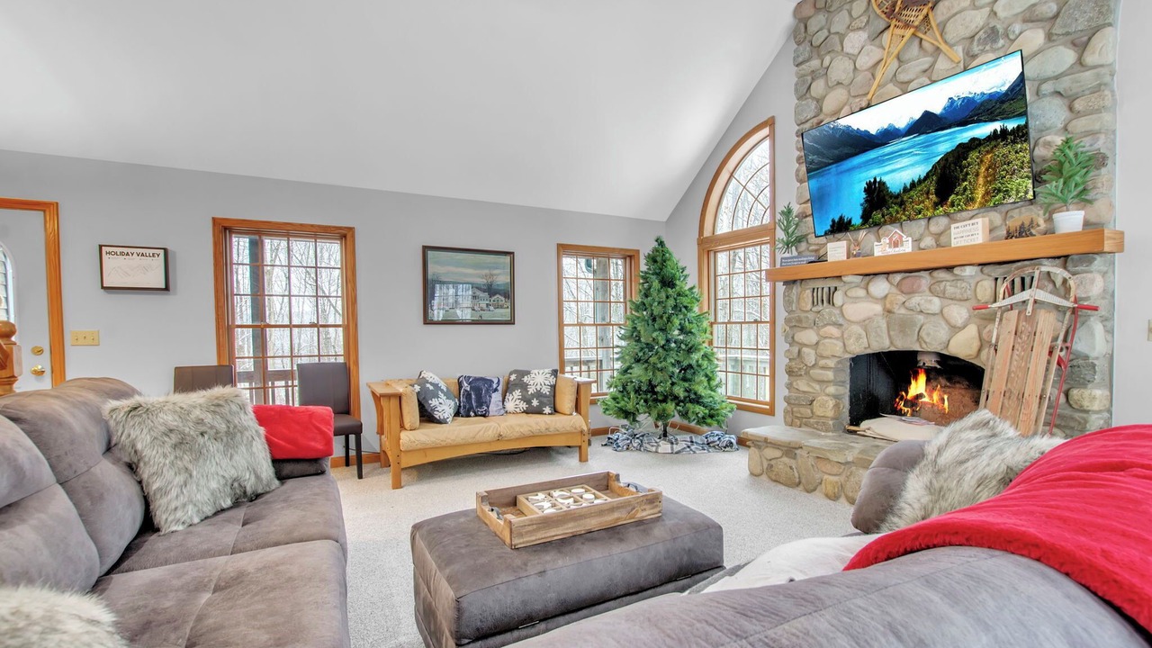 Photo of Livingroom in Ellicottville