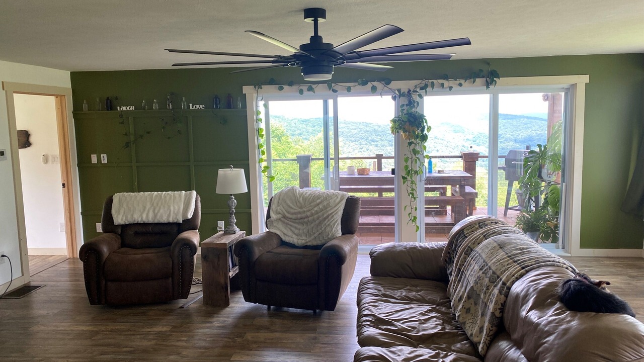 Photo of Livingroom in Russell