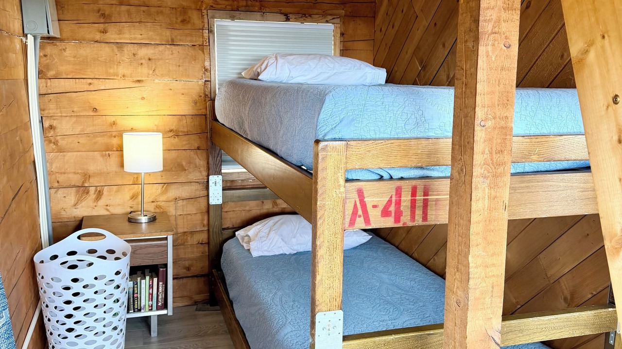 Photo of Bedroom in Ninilchik