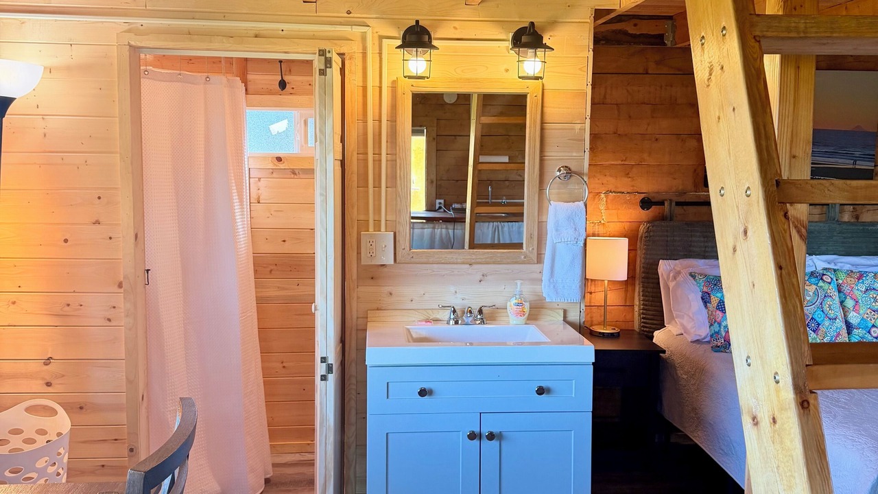 Photo of Bedroom in Ninilchik