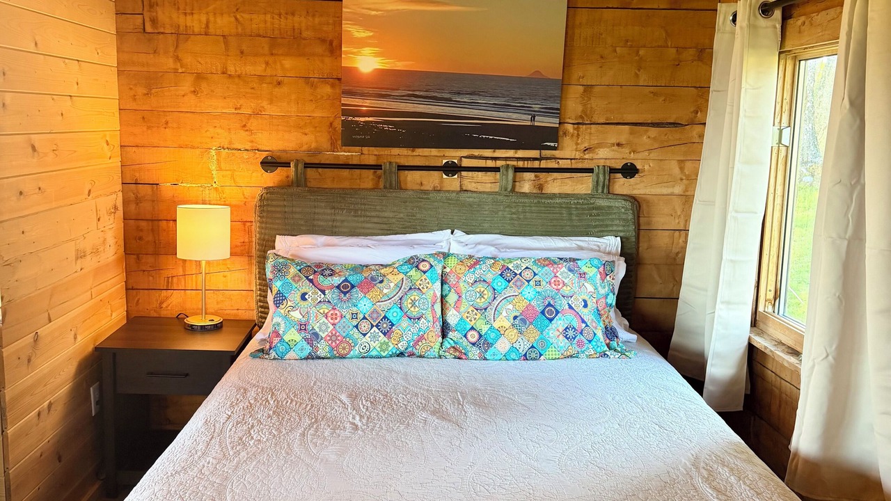 Photo of Bedroom in Ninilchik