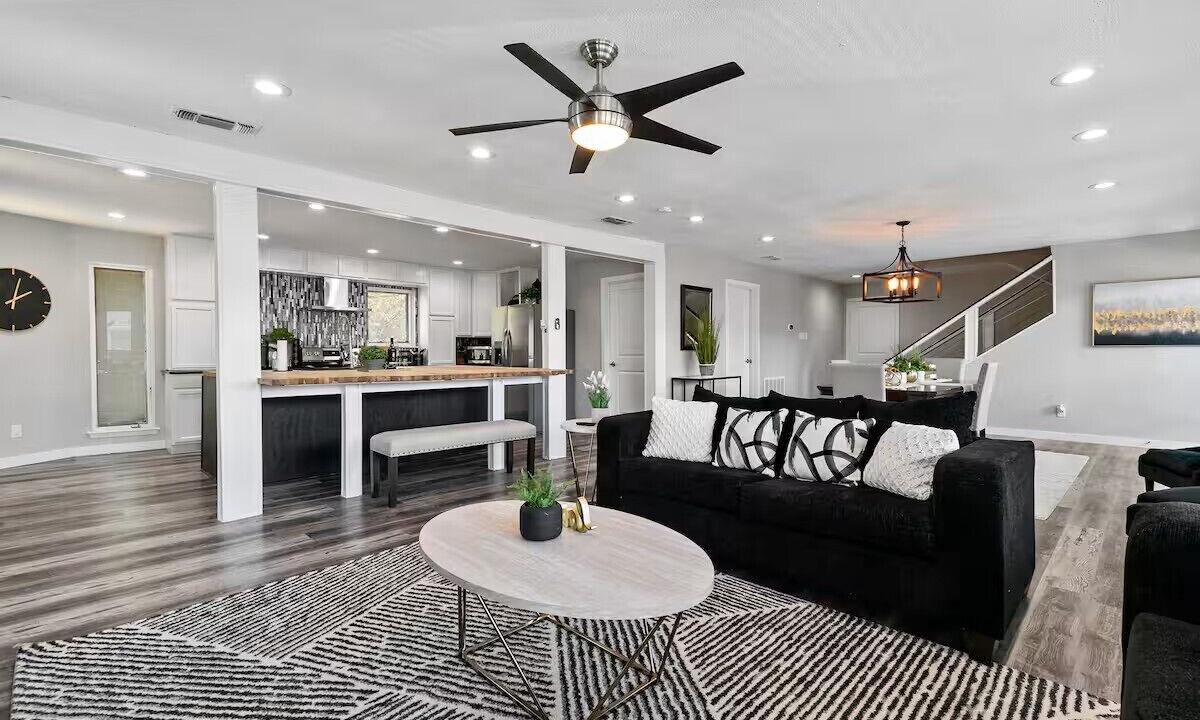 Photo of Livingroom in Grand Prairie