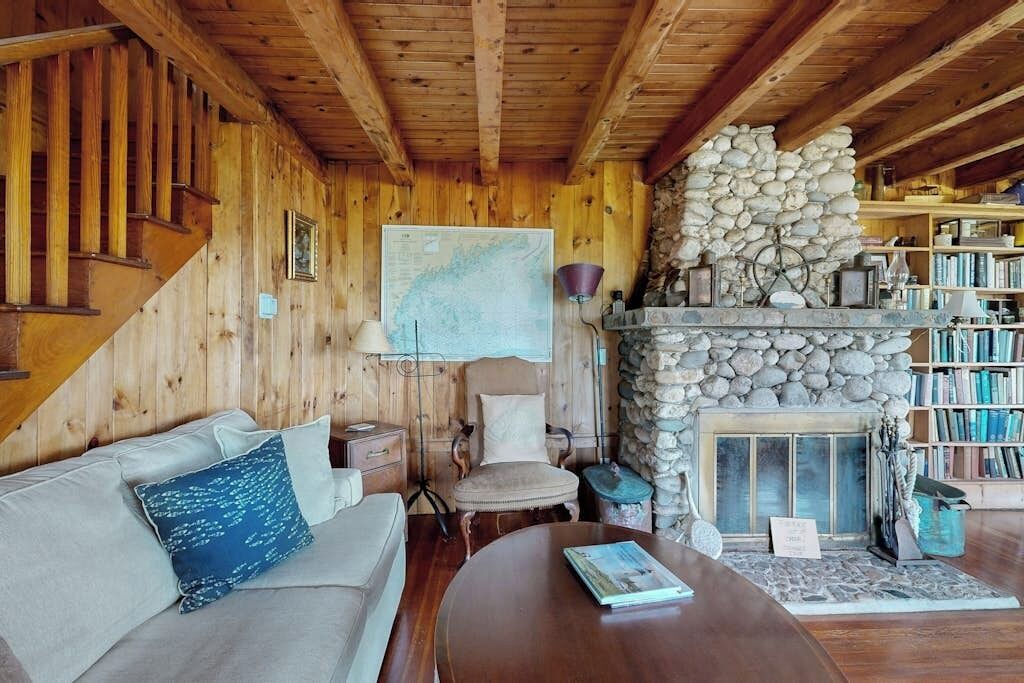 Photo of Livingroom in Ocean Point