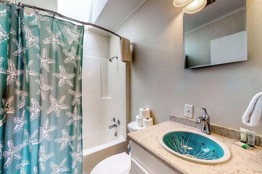 Photo of Bathroom in Isle of Springs