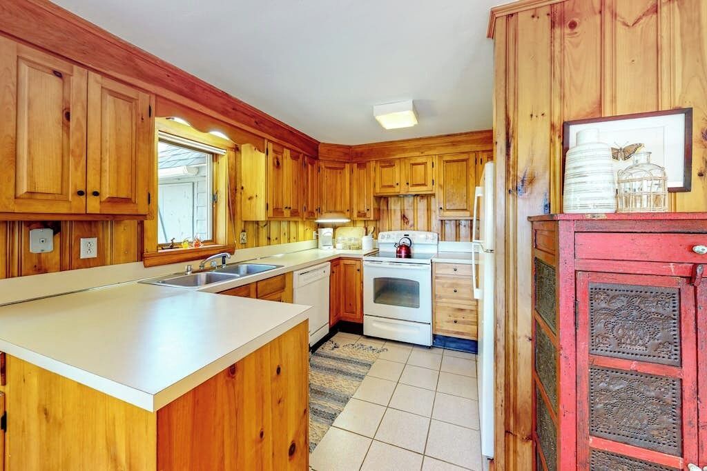 Photo of Kitchen in New Harbor