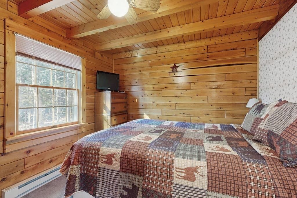 Photo of Bedroom in Beaver Cove