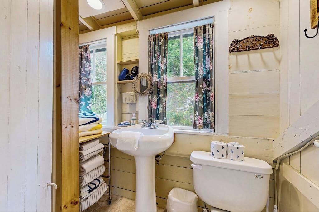 Photo of Bathroom in Boothbay Harbor
